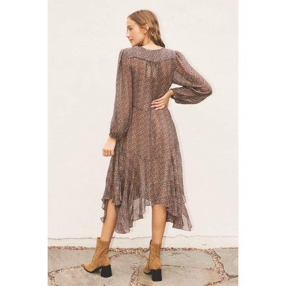 Bohemian Long Sleeve Midi Dress – Lightweight Flowing Patterned Style - Picture 5 of 5
